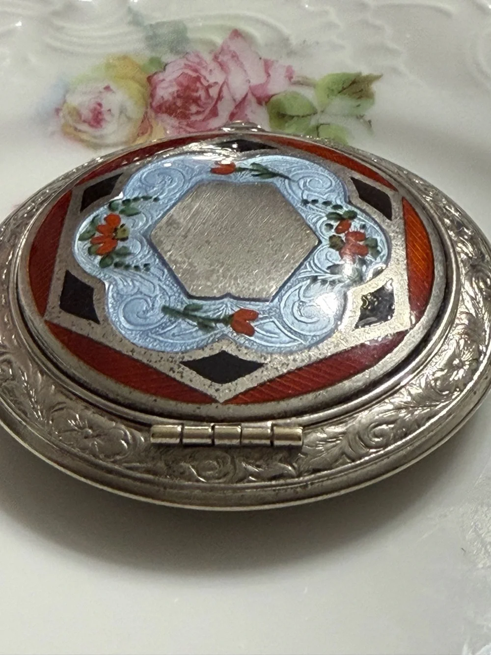 Antique /Vintage  Art Deco Guilloche Compact